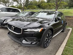 2026 Volvo V60 Cross Country B5 Ultra Wagon