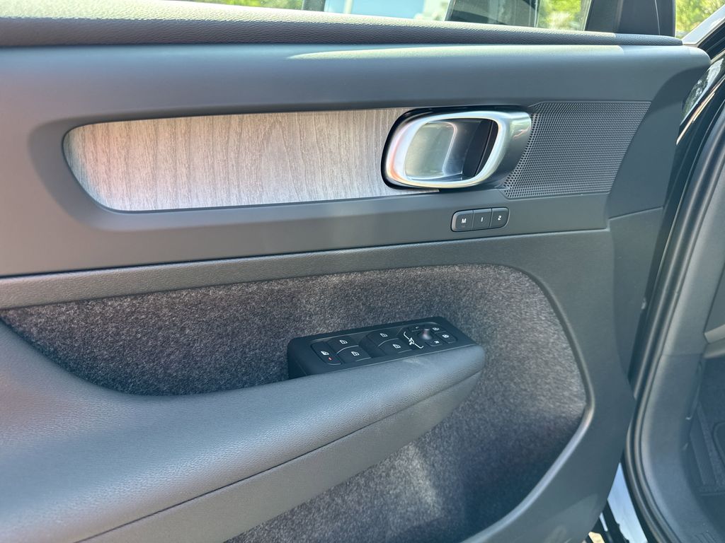 2026 Volvo XC40 Plus - Photo 16