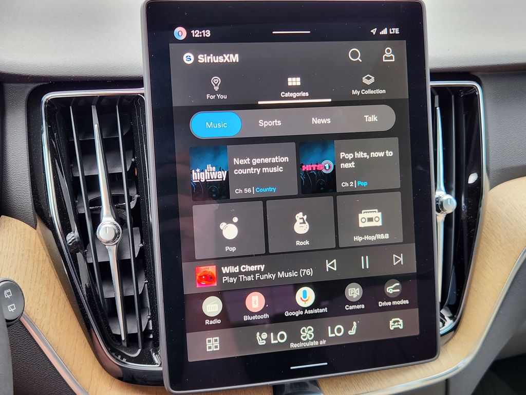 2026 Volvo XC60 Plus - Photo 21