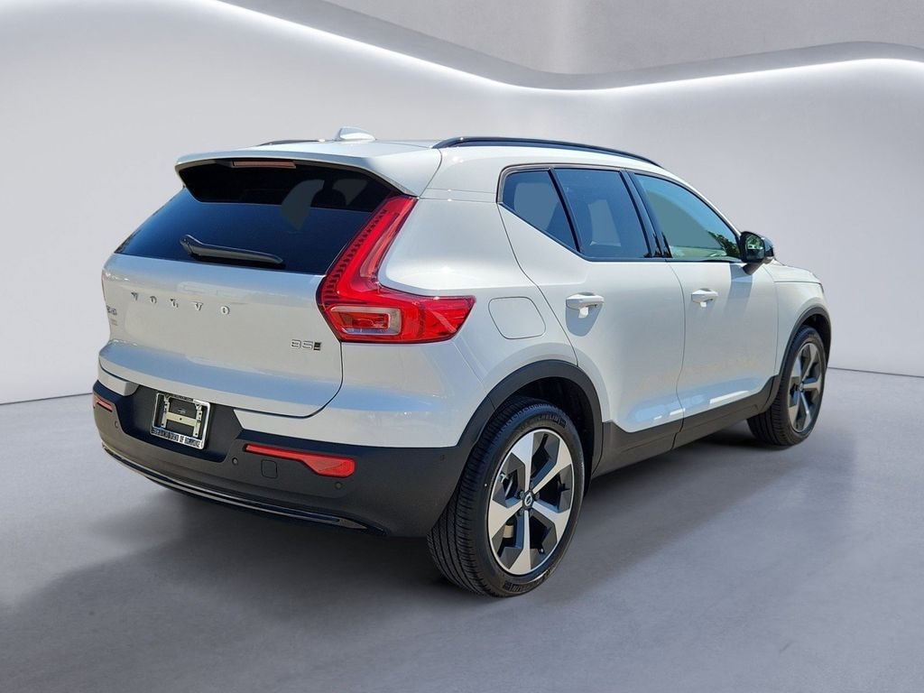 New 2026 Volvo XC40 B5 Plus SUV