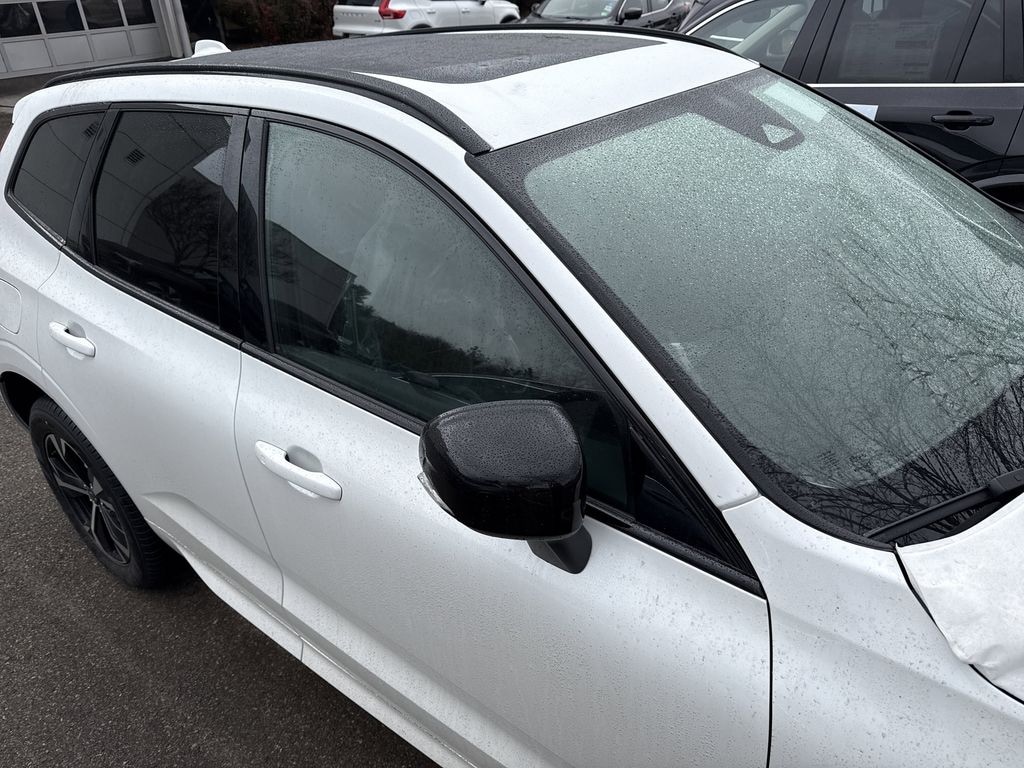 New 2026 Volvo XC60 B5 Core SUV