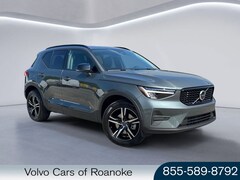 2026 Volvo XC40 B5 Core SUV