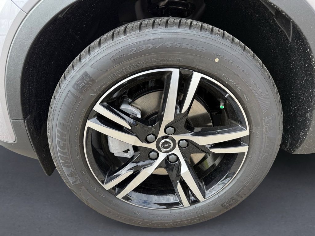 2026 Volvo XC40 Core - Photo 8