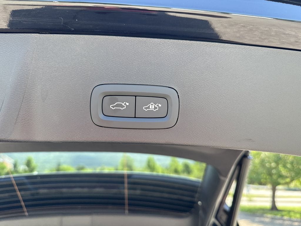 2026 Volvo XC40 Plus - Photo 13