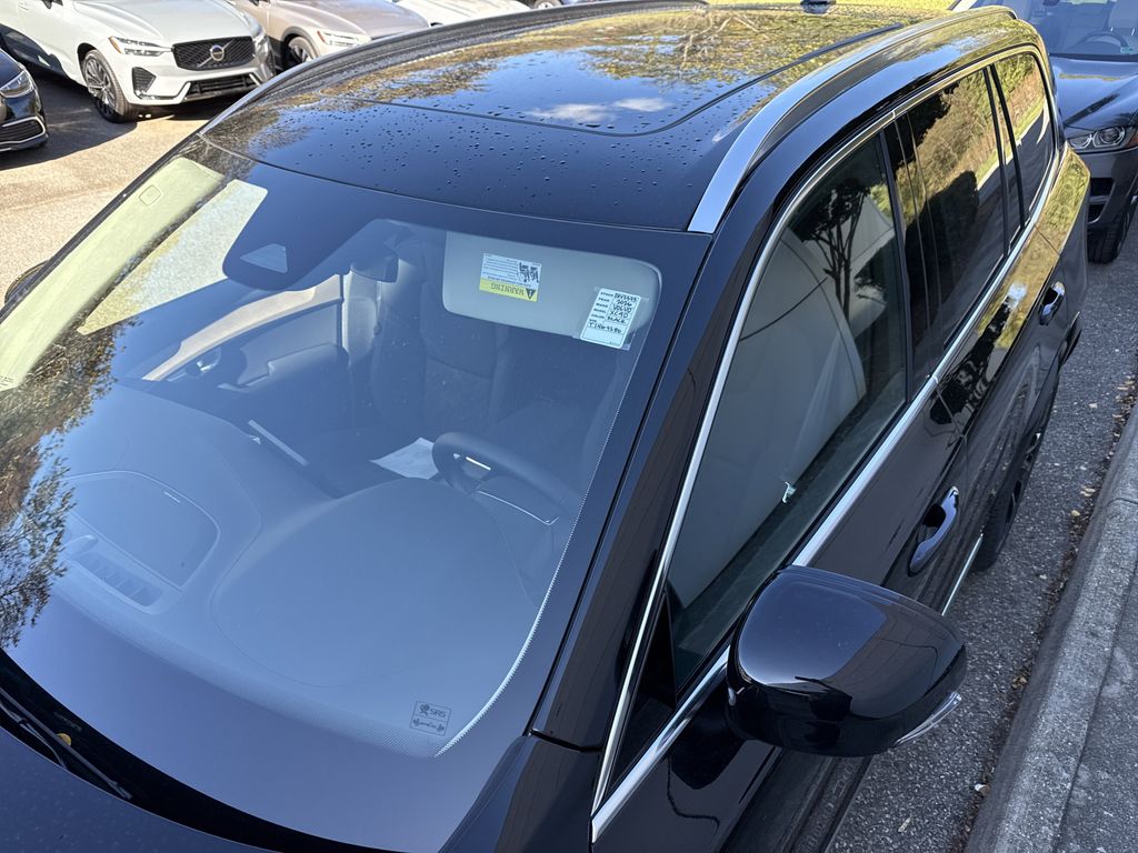 2026 Volvo XC90 Plus photo 4