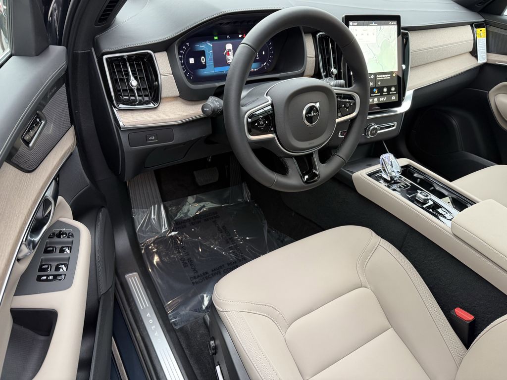2026 Volvo XC90 Plus - Photo 14