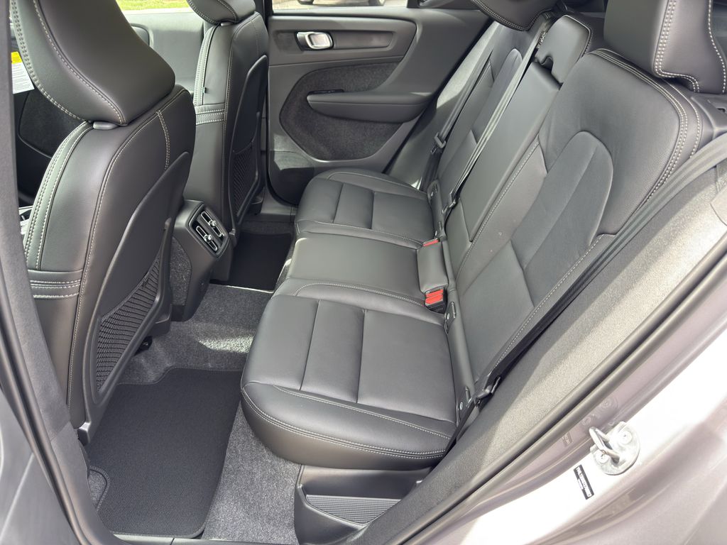 2026 Volvo XC40 Core - Photo 11