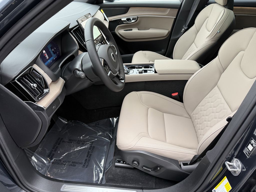 2026 Volvo XC90 Plus - Photo 9