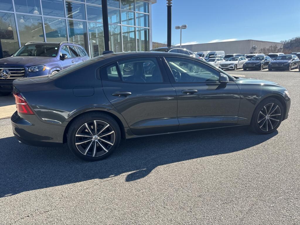 Used 2021 Volvo S60 Momentum Sedan
