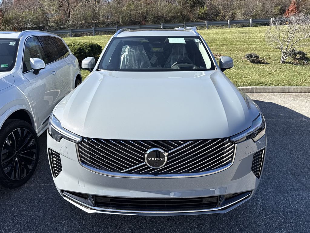 2026 Volvo XC90 photo 2