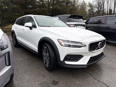 2026 Volvo V60 Cross Country B5 Plus Wagon