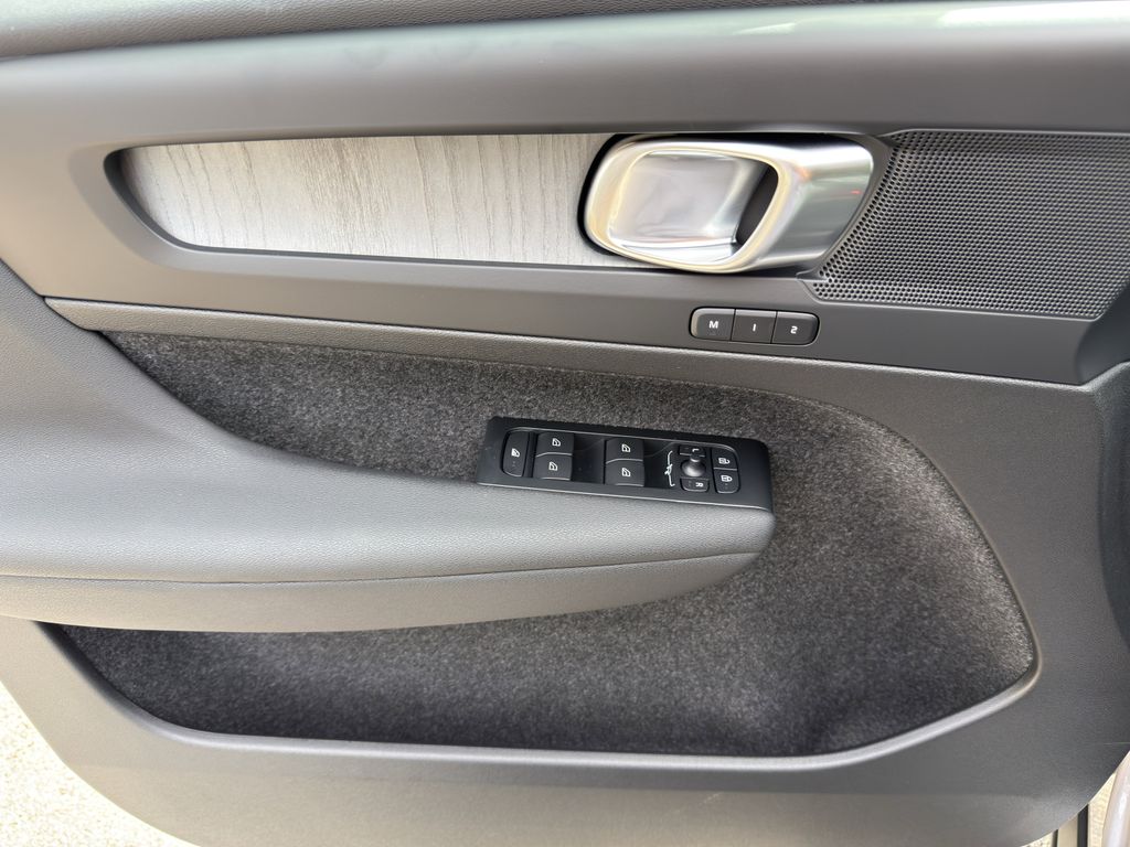 2026 Volvo XC40 Core - Photo 15