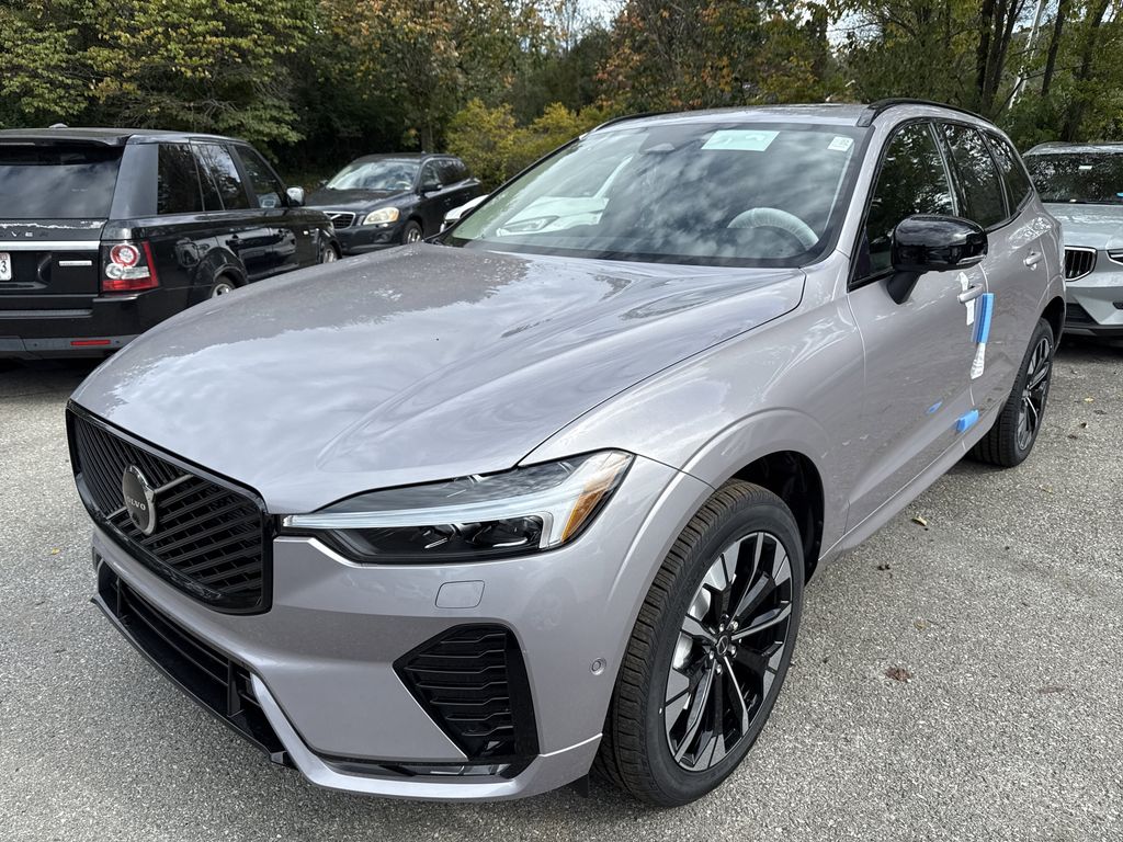 2026 Volvo XC60 B5 Plus photo 2