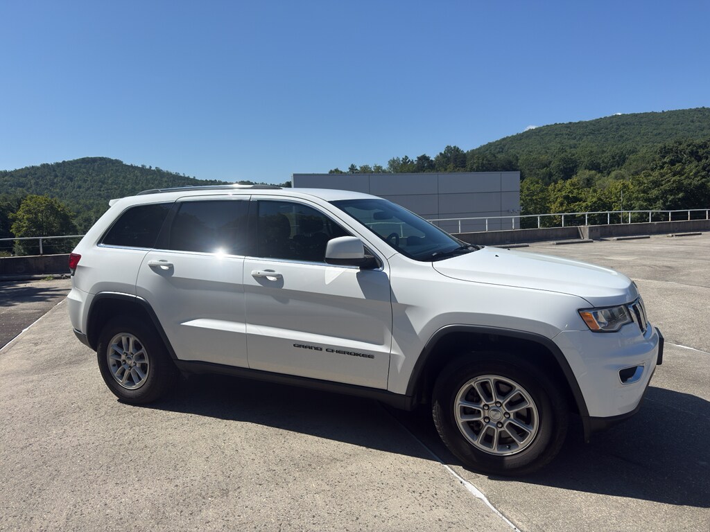 Used 2020 Jeep Grand Cherokee Laredo E Sport Utility