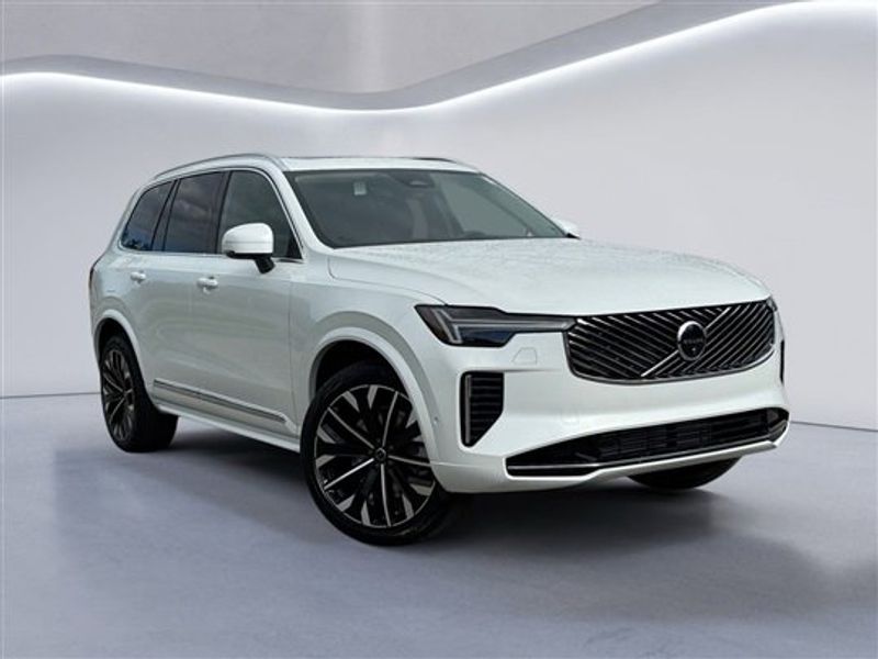 2025 Volvo XC90 T8 Plus photo 2