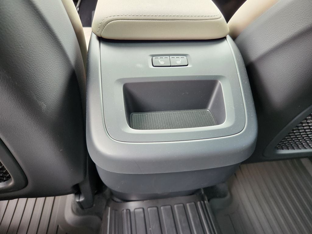 2026 Volvo XC60 Plus - Photo 12