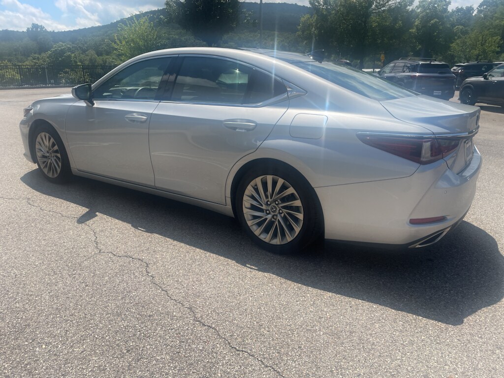 Used 2021 Lexus ES 350 Ultra Luxury Sedan