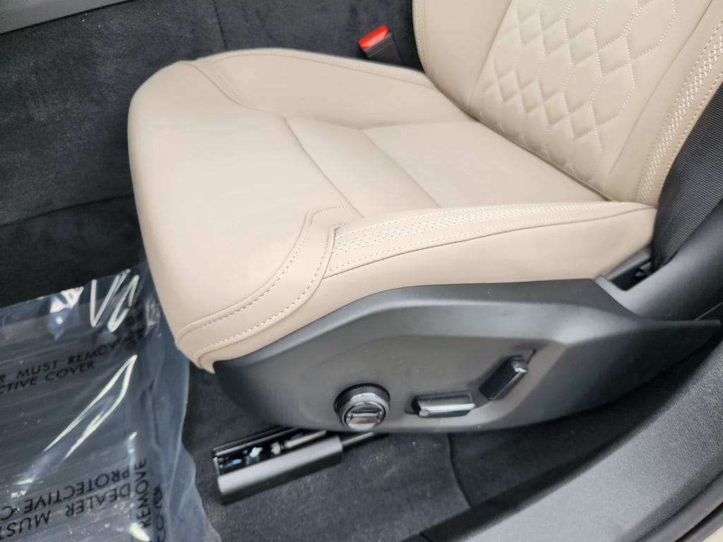 2026 Volvo XC60 Plus - Photo 16