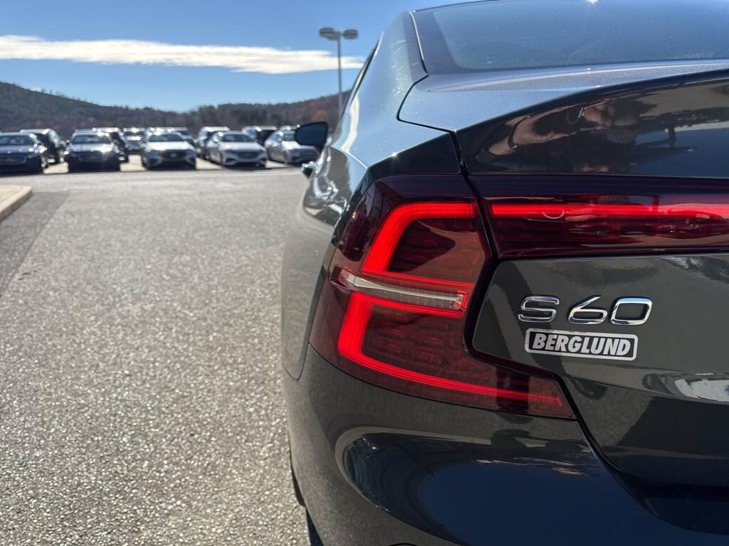 Used 2021 Volvo S60 Momentum Sedan