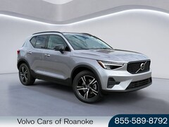 2026 Volvo XC40 B5 Core SUV