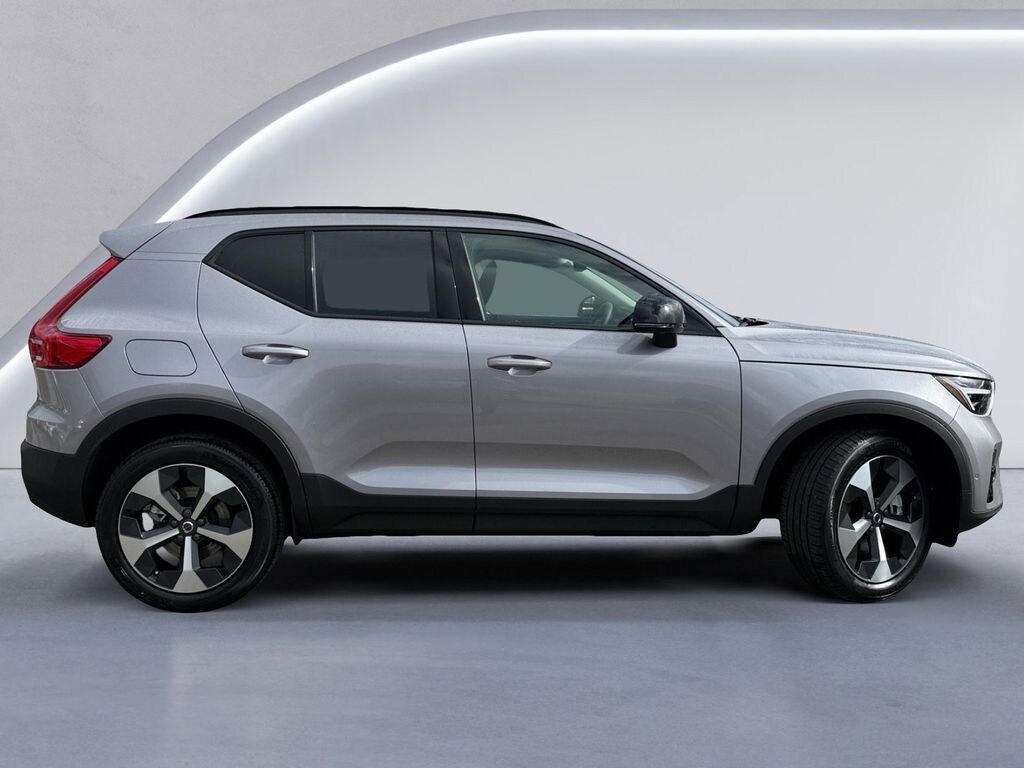 New 2026 Volvo XC40 B5 Plus SUV