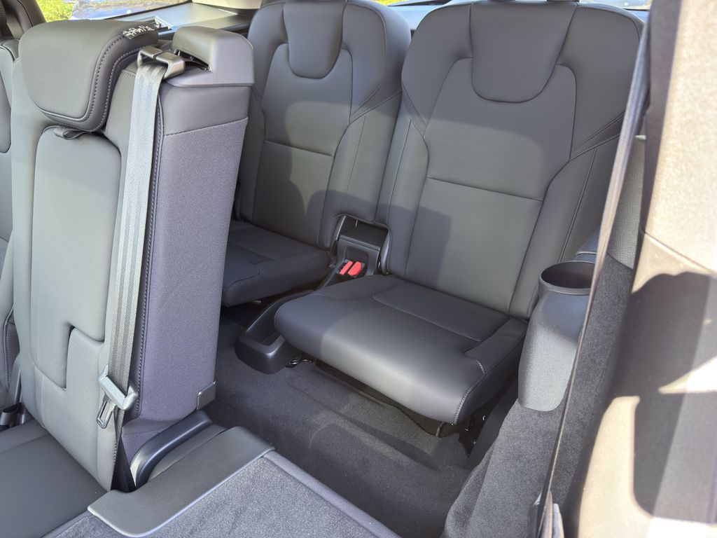 2026 Volvo XC90 Plus - Photo 12