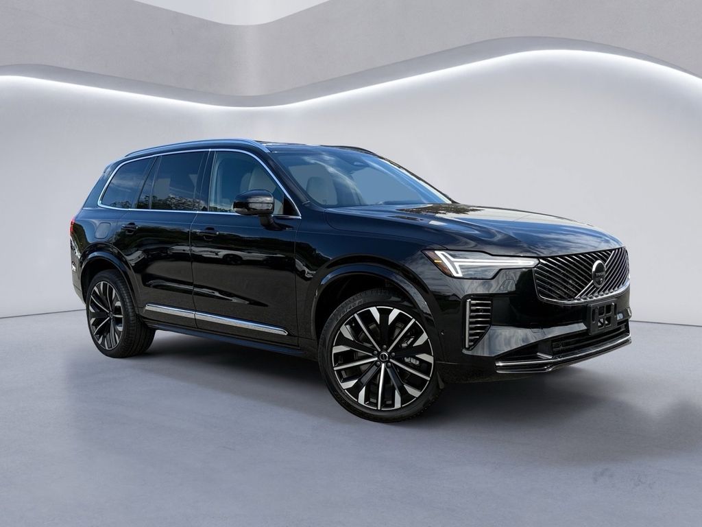 2025 Volvo XC90 Plus photo 2