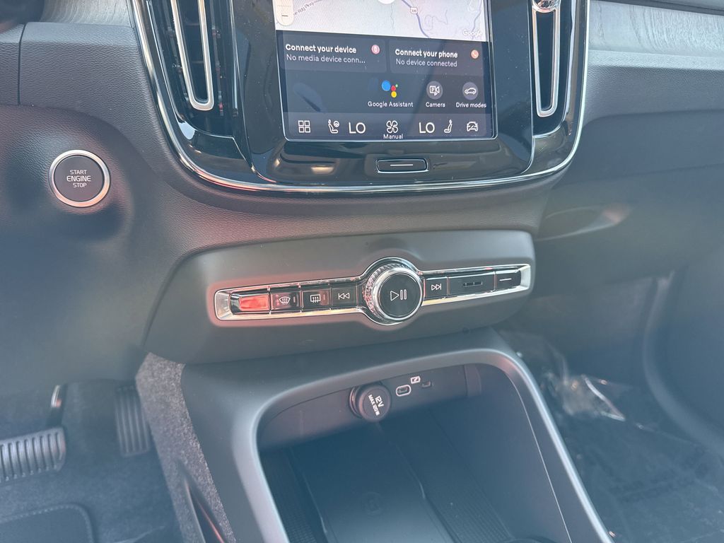 2026 Volvo XC40 Plus - Photo 25