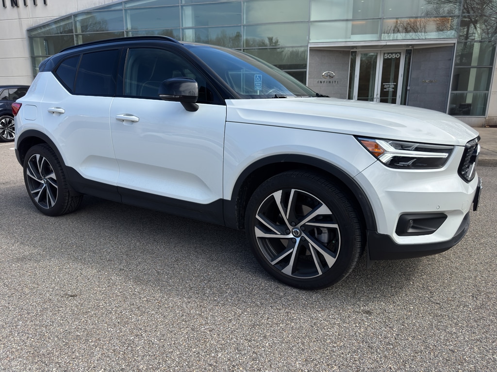 2020 Volvo XC40 Sport Utility 