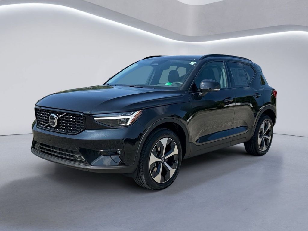 2026 Volvo XC40 Plus - Photo 7