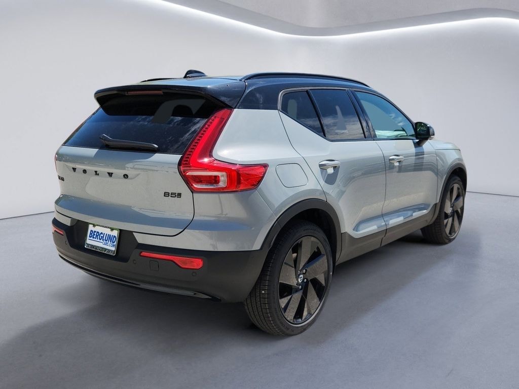 New 2026 Volvo XC40 B5 Ultra Black Edition SUV