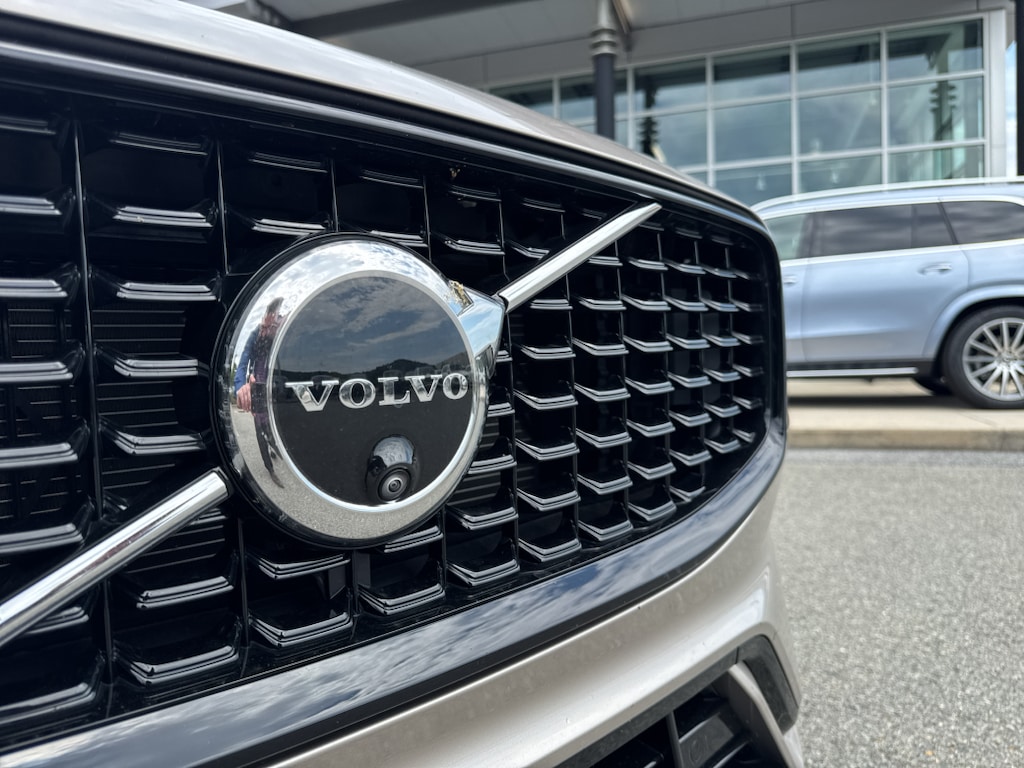Used 2024 Volvo XC60 Plus Dark Theme Sport Utility