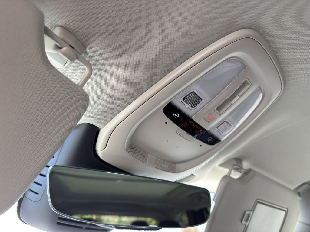 2026 Volvo XC90 Plus - Photo 25