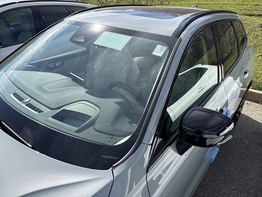 2026 Volvo XC60 B5 photo 4