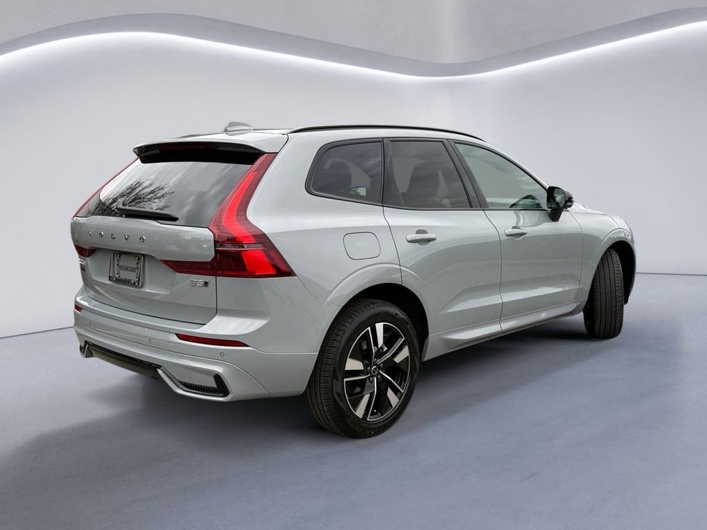New 2026 Volvo XC60 B5 Core SUV