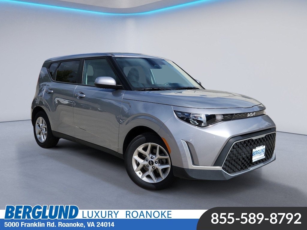 Used 2025 Kia Soul LX Hatchback