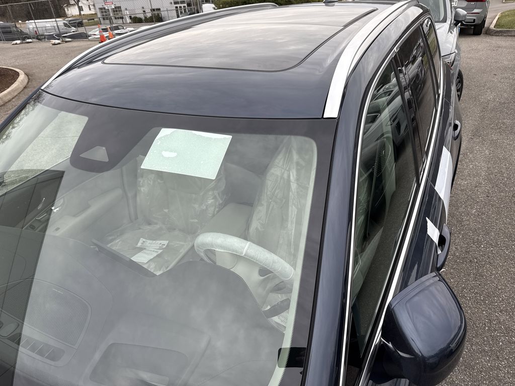 2026 Volvo XC90 photo 3