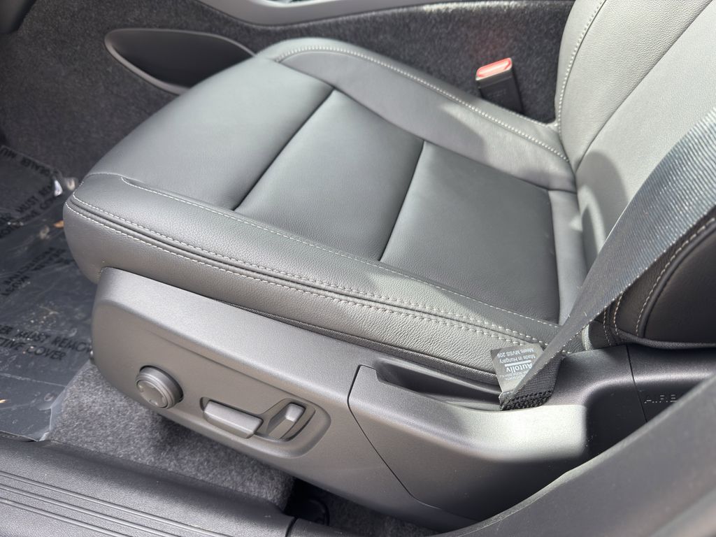 2026 Volvo XC40 Core - Photo 14