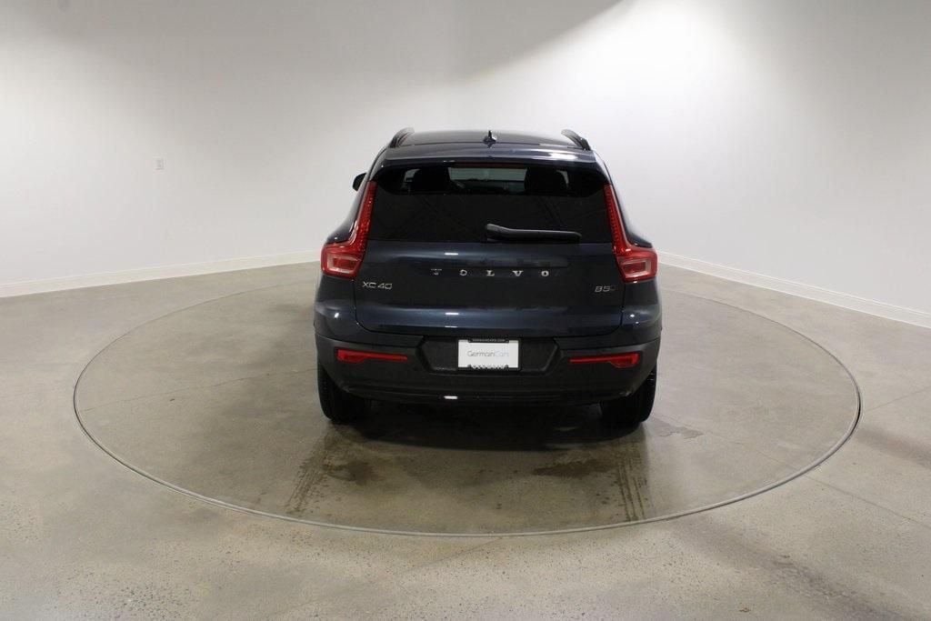 Used 2026 Volvo XC40 Core SUV