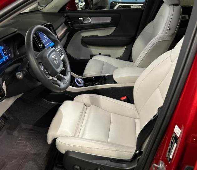 Used 2024 Volvo XC40 B5 Plus Bright SUV