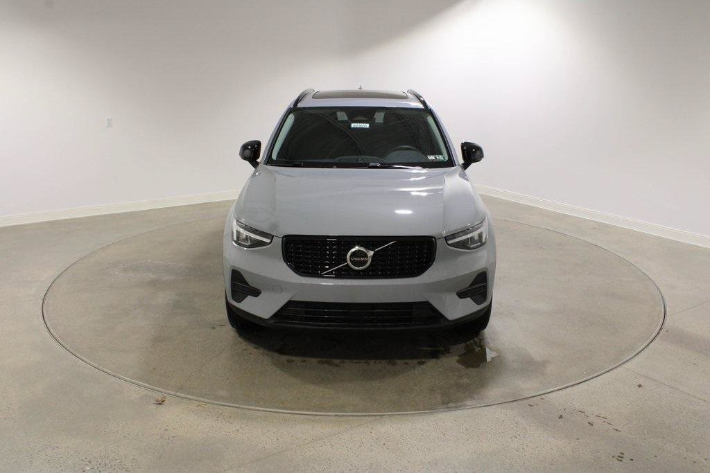 Used 2026 Volvo XC40 B5 Core SUV