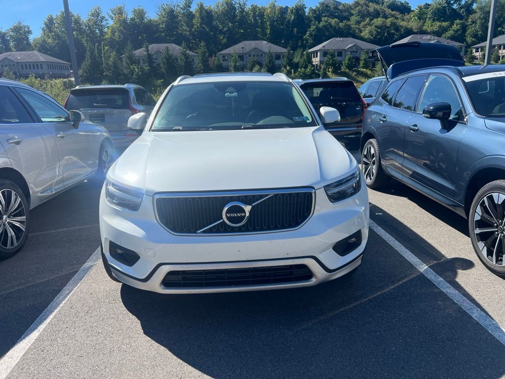 2021 Volvo XC40 Momentum