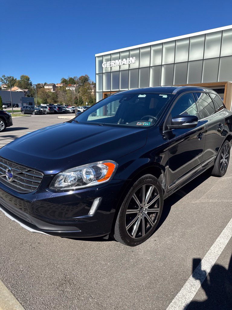 Used 2016 Volvo XC60 T6 with VIN YV4902RK4G2790812 for sale in Canonsburg, PA