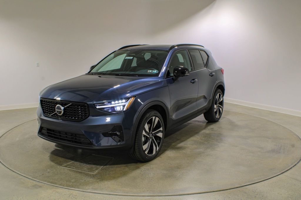 2026 Volvo XC40