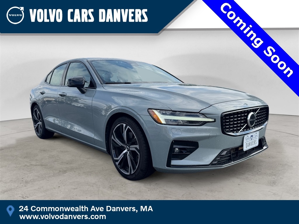 2024 Volvo S60 B5 Core Dark Theme