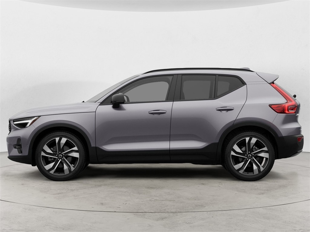 New 2026 Volvo XC40 B5 Plus SUV