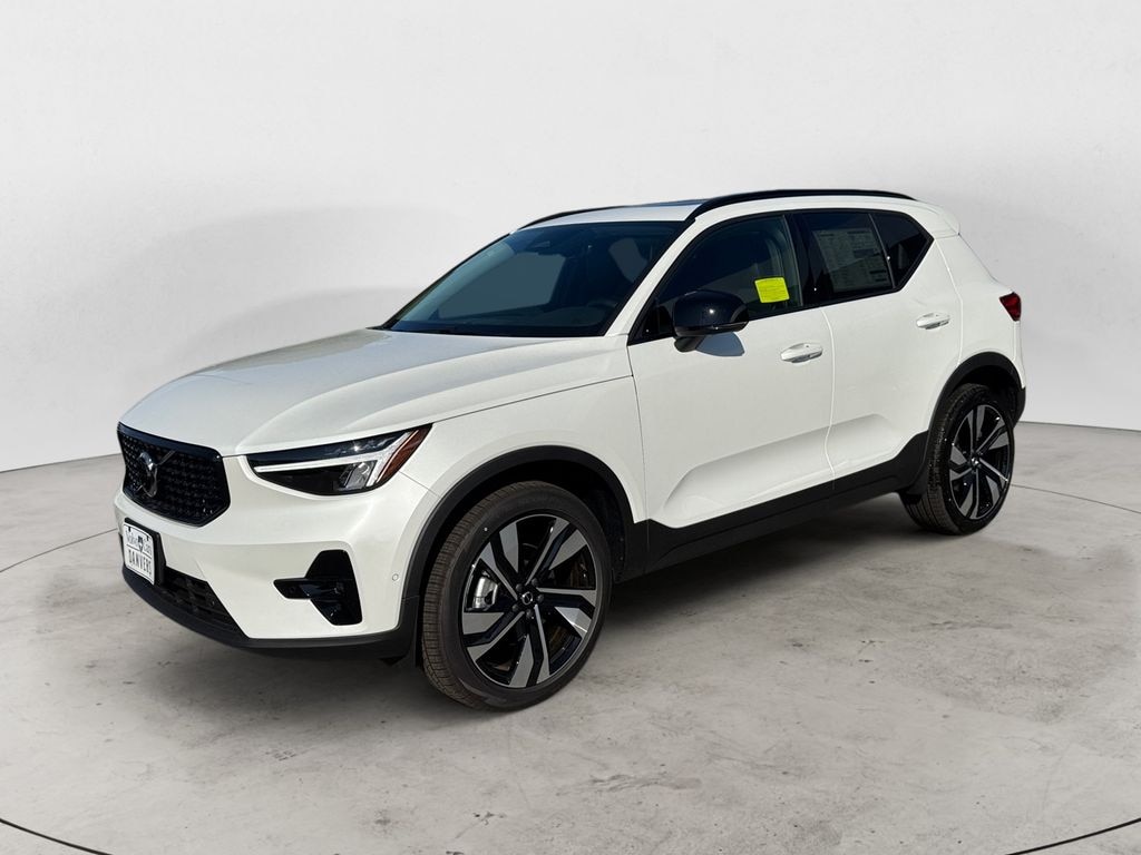 New 2026 Volvo XC40 B5 Plus SUV