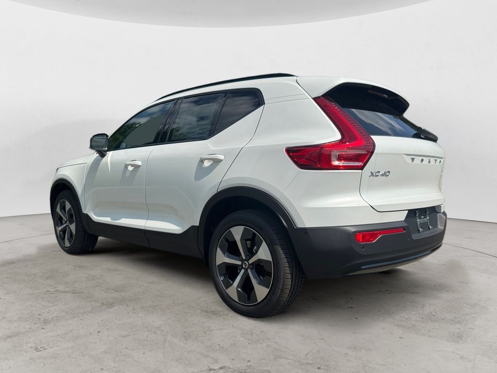 New 2026 Volvo XC40 B5 Plus SUV