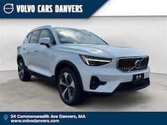 2025 Volvo XC40 B5 Plus Bright Theme SUV