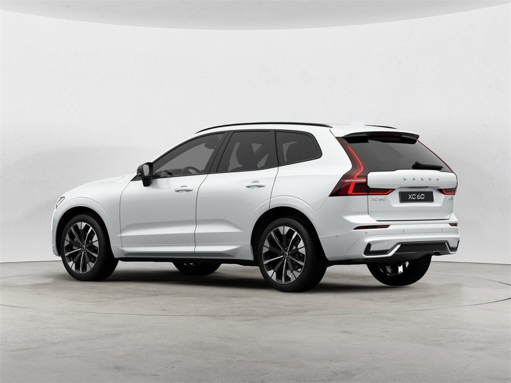 2026 Volvo XC60 B5 Plus photo 4